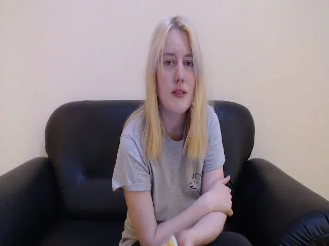 Live sex webcam photo for SolaraSweet #253189194