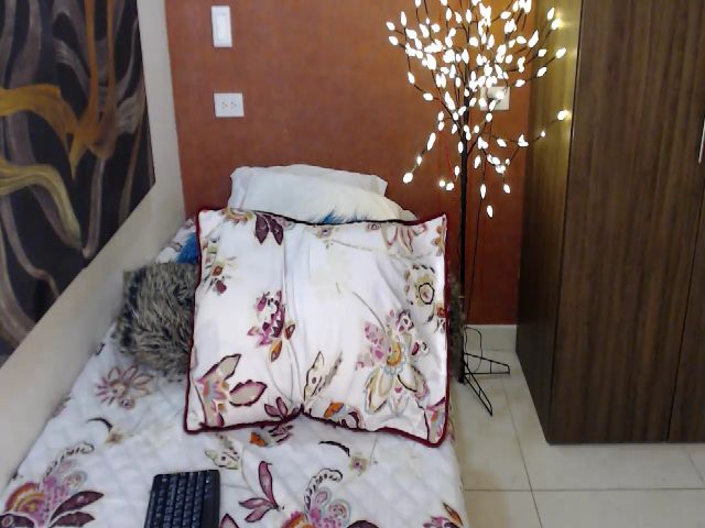 Live sex webcam photo for Forevermanu #260870434