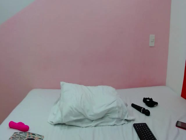 Live sex webcam photo for Sarajoness_ #263478963