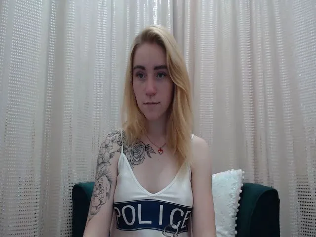 Live sex webcam photo for RedBerryy #254064027