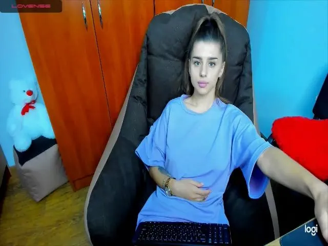 Live sex webcam photo for lilydavra #253615063