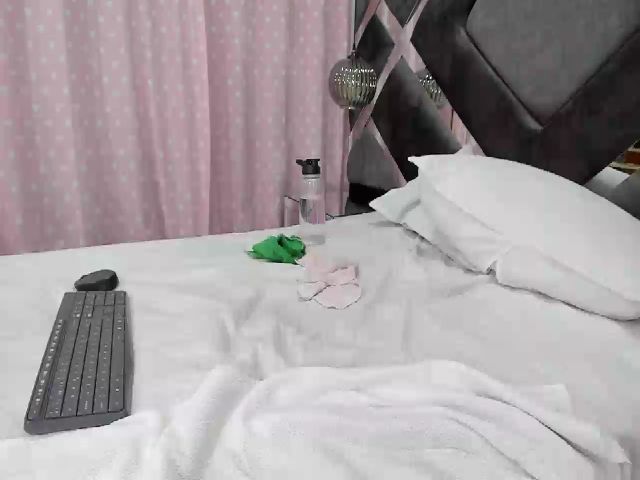 Live sex webcam photo for Violeta_aroca #287856445