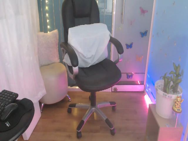 Live sex webcam photo for Anahi_moore #254935650