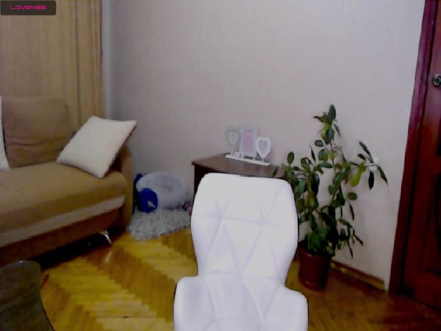 Live sex webcam photo for Mishelle_1 #265109086