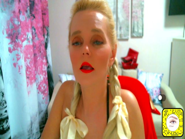 Live sex webcam photo for ChristiRoses #262720723