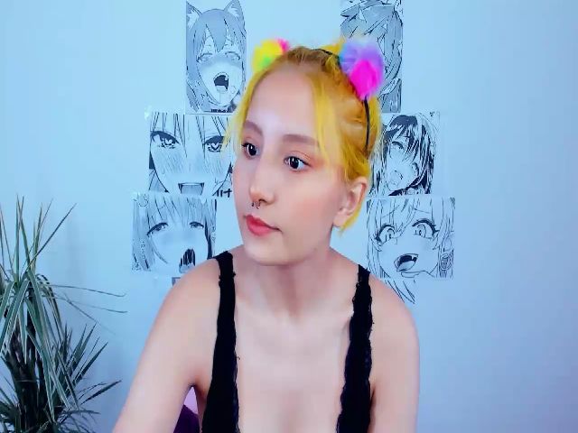 Live sex webcam photo for KarenIo #259110515