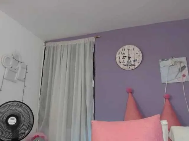 Live sex webcam photo for chiararios #240971012