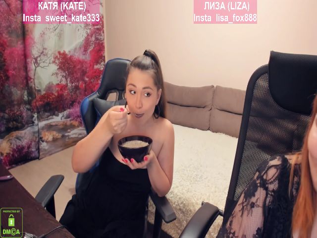 Live sex webcam photo for Lizzzzon #256430141