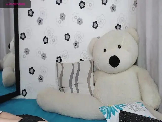 Live sex webcam photo for AbbyCollinss #253577856