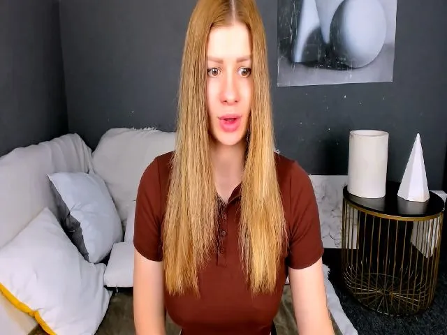 Live sex webcam photo for JuicyHelenX #263117147