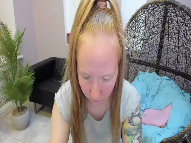 Live sex webcam photo for StunningKelly #256318838