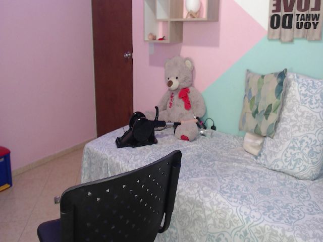 Live sex webcam photo for Valeria_sky #259519895