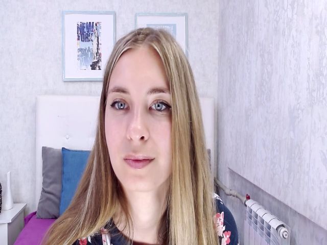 Live sex webcam photo for RossandaShy #257424977