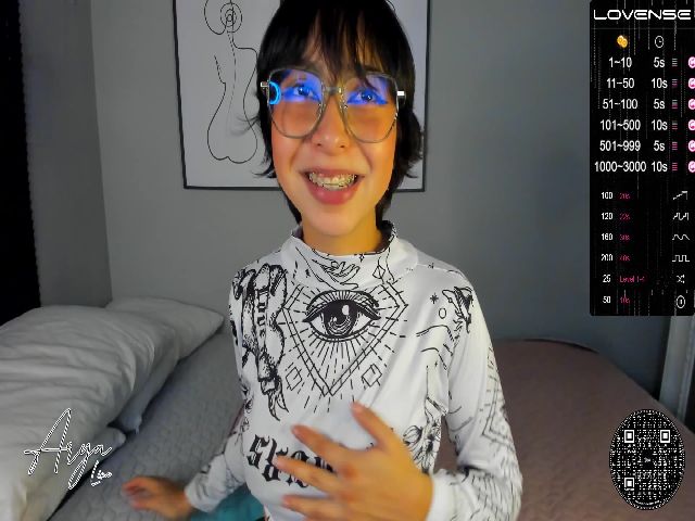 Live sex webcam photo for Arya_Line #255894421