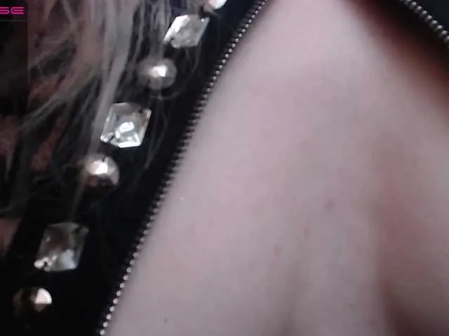 Live sex webcam photo for lisenok-888 #240901359