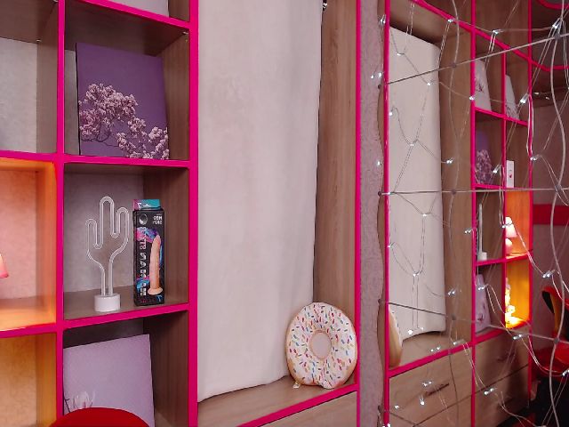 Live sex webcam photo for Blazin_Ruby #259965817