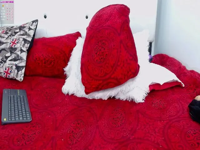 Live sex webcam photo for Arabelajoys #262130913