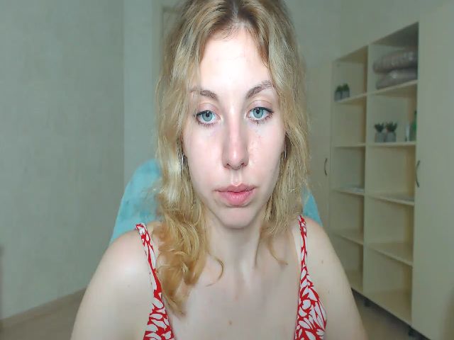 Live sex webcam photo for MollyDiamond1 #258761250