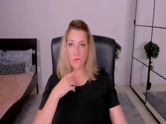 Live sex webcam photo for JIJISPA #263462319