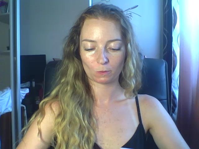 Live sex webcam photo for Milana_Candy #255344860