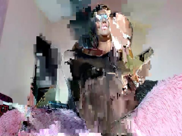 Live sex webcam photo for Prettyhoney19 #254265403