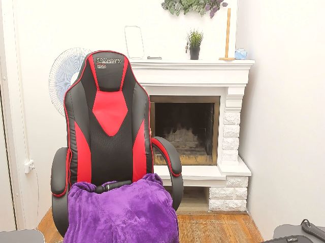 Live sex webcam photo for HelenCarter #252341037