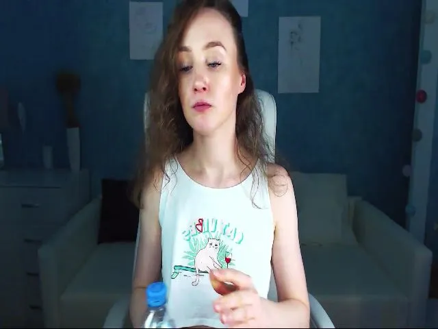 Live sex webcam photo for KateGreen #263582083