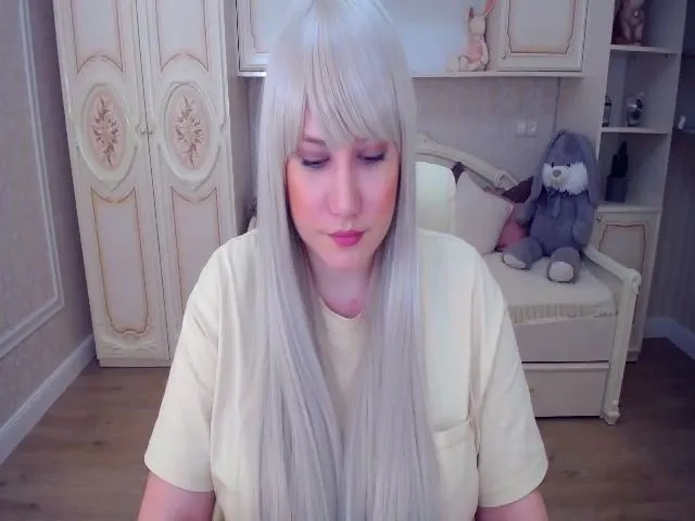 Live sex webcam photo for VeritableGirl #254070883