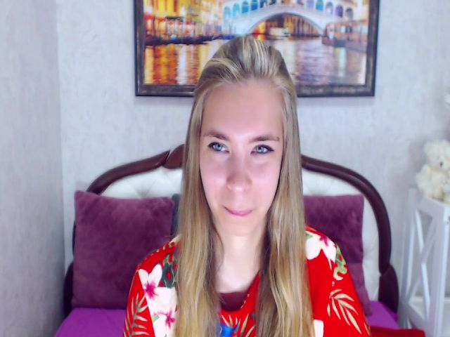 Live sex webcam photo for RossandaShy #253002644