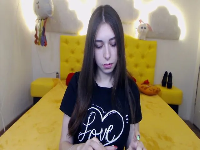 Live sex webcam photo for LindaJason #259800744