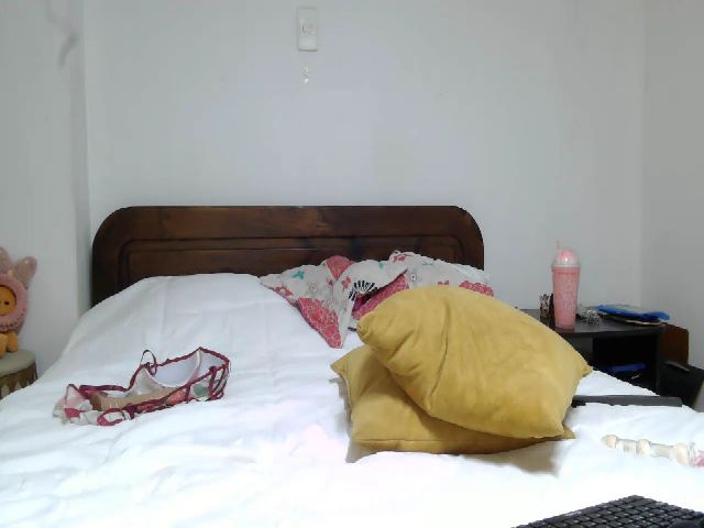 Live sex webcam photo for Cailyn_Hot1 #255348700