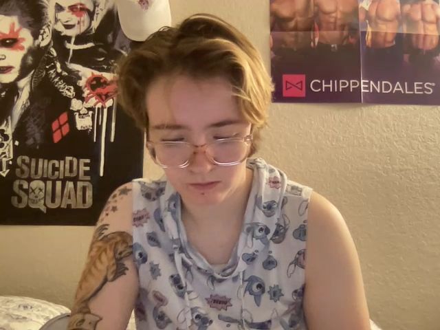 Live sex webcam photo for CandyBurger #252548914