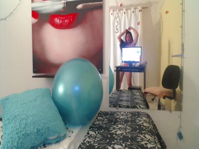 Live sex webcam photo for Naomiikiss #264530701