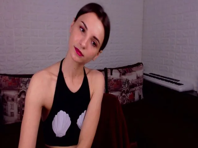 Live sex webcam photo for Holymollyx #255959569