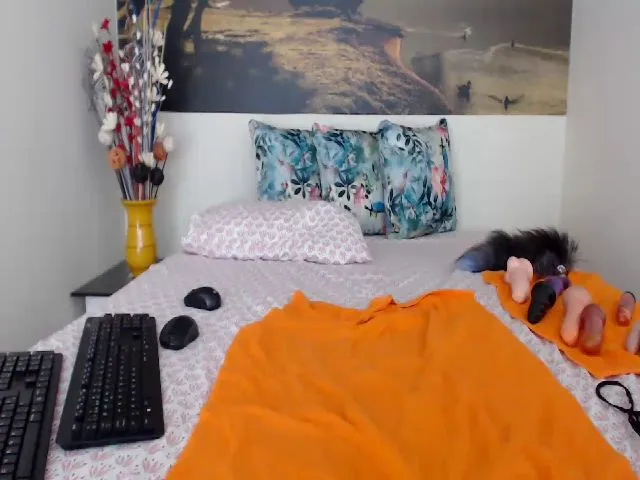 Live sex webcam photo for AikoTailor #287876078