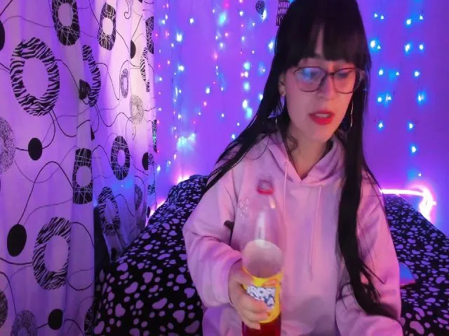 Live sex webcam photo for honeykitty__ #265175414