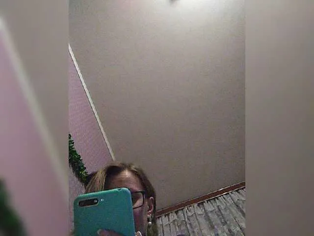 Live sex webcam photo for Zarevna #242546224