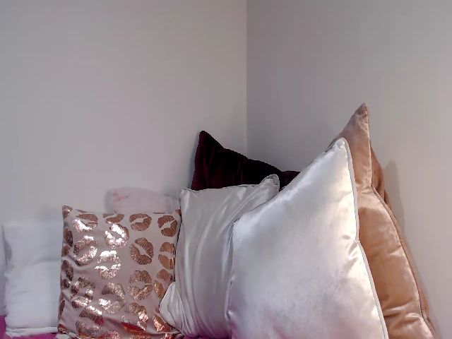 Live sex webcam photo for innocentSamx #254282920