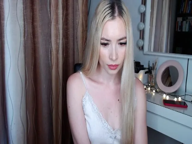 Live sex webcam photo for JustThea #253011225