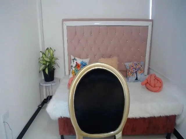 Live sex webcam photo for Ani_paris #253131461