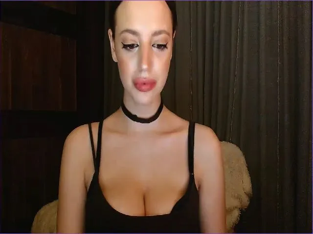 Live sex webcam photo for EllaGrier #254155184