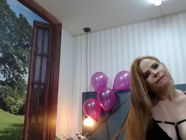 Live sex webcam photo for AliceBraga #251954278