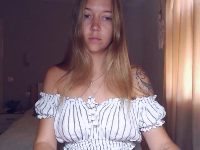 Live sex webcam photo for SylviaOneill #255633803