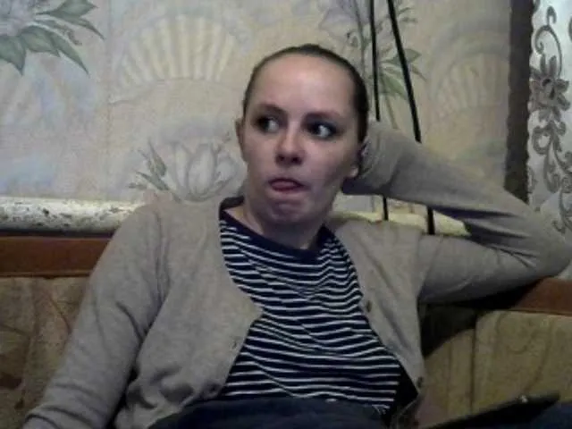 Live sex webcam photo for REPTILIAY #241244645