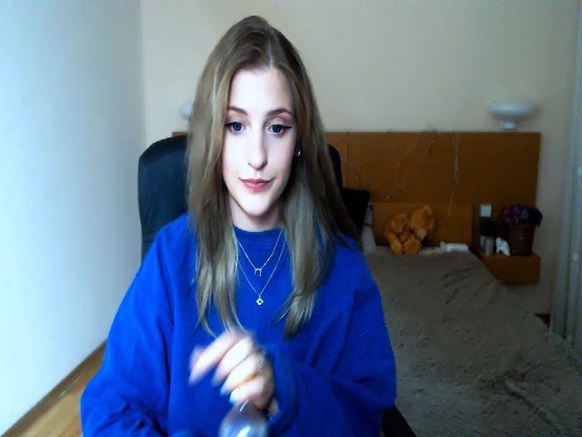 Live sex webcam photo for Sofia__White #259474926