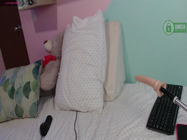 Live sex webcam photo for Valeria_sky #265159919