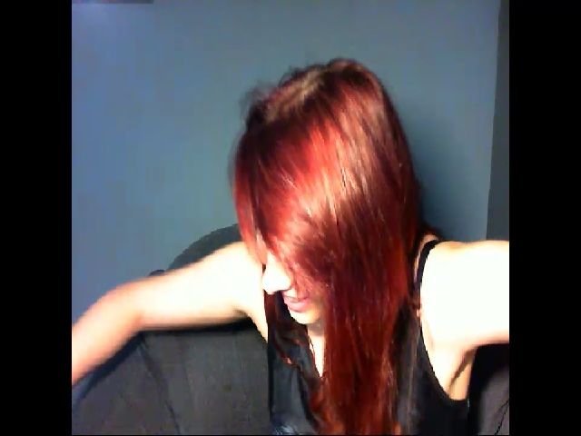 Live sex webcam photo for VirginLuna18 #263117126