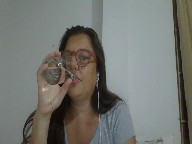 Live sex webcam photo for SweetLola01 #258417124