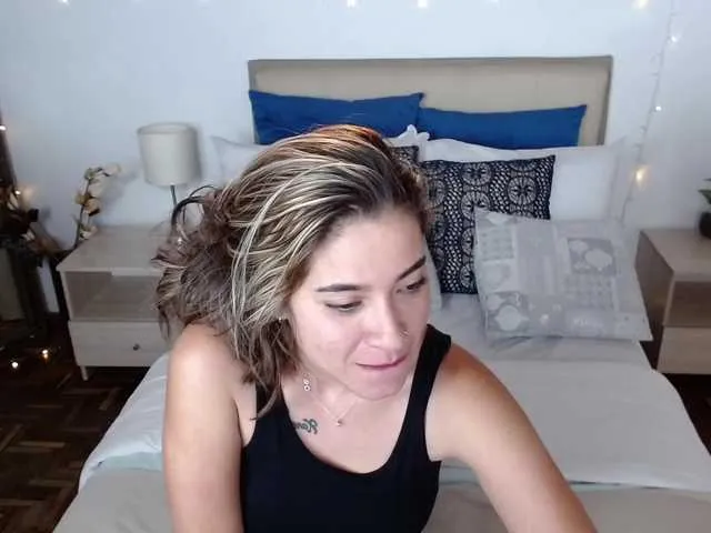 Live sex webcam photo for alicia-donato #241250071