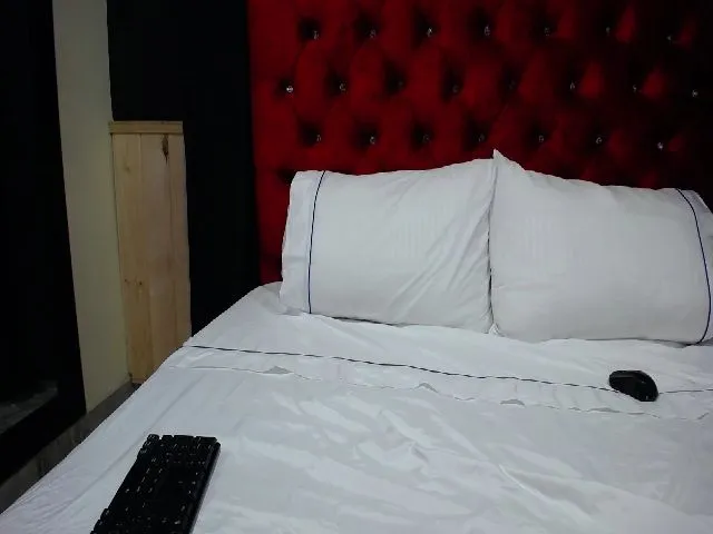 Live sex webcam photo for HardorDie #265007436